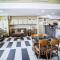 Super 8 by Wyndham Holbrook