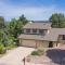 4BR Near USAFA Entertain w Lg Backyard & Hot Tub - Colorado Springs