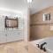 HUGE Golf course Family home-FREE Heated Pool-Theater-Gym