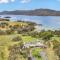 Mountain Bay Retreat near Goughs Bay Sleeps 10 - Goughs Bay