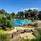 Stunning Lakeside Villa in River Front Resort with Pool - Moama