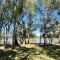 Stunning Lakeside Villa in River Front Resort with Pool - Moama