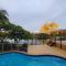Serene Lakefront Villa with Private Pool - Mount Ommaney
