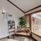 Cozy Condo with Fireplace and Deck - سيلفرثورن