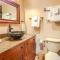 Tranquil 3BR Home Access To Trails and Mtn Views