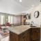 Cozy 1BDR Condo Heart of Town Walk Everywhere