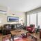Cozy 1BDR Condo Heart of Town Walk Everywhere
