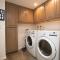 Modern 3BD -Walk to Lake & Beach