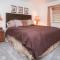 Modern 3BD -Walk to Lake & Beach