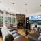 Bright 3BDR Near Beach and Slopes
