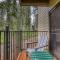 2BR Townhome Walk to Beach or Trails
