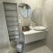 Grande suite avec douche, baignoire balcon et bureau - Genay