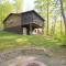 Chesnutt Cabin - Riverfront, Fire Pit, Game Room, Wifi, Screen Porch, View, King Bed