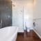 Timeless Sea Point Retreat Walk to Restaurants - 开普敦