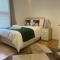Robinhuts Stays - 3 Bed property Perfect for contractors and families