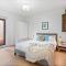 Complete Host Armytage Apartments
