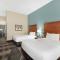 La Quinta Inn & Suites Houston Hobby Airport