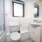 Spacious 2 Bedroom Holiday Cottage nr Bude