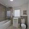 Stylish and Bright 2 Bed Apartment in Ashford