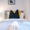 Stunning House Manchester with Parking - Sleeps 10 - by PureStay Short Lets & Accommodation - مانشستر