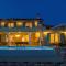 Villa BEACHFRONT