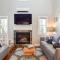 4 min Walk to Commercial Street and Beach