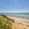 2-Min Walk to the Beach Dog Friendly