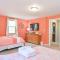14443 - Expansive Home Abutting Rail Trail Near First Encounter and Hatch Beaches