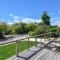 Gorgeous Architectural Home w Water Views - إيستهام