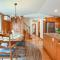 Spacious Mins from Beach & Dogs Welcome