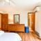 Spacious Mins from Beach & Dogs Welcome
