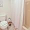 Spacious Mins from Beach & Dogs Welcome
