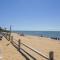 Steps to Private Association Beaches - إيستهام
