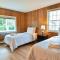 Sunroom Mins to Beaches Views of Marsh