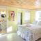 Bright Cottage Close to Bayside Beaches