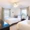 Gorgeous Home with Game Room Dog Welcome - تشاتام
