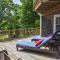 Spacious w Large Outdoor Area Fire Pit