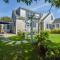 Gorgeous Home 2 Min Walk to Beach