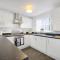 NEW! 3 Bed Home in Stockton-on-tees City Centre by Stay With Us, Ideal for Families & Large Groups, SLEEPS 5!! - 蒂斯河畔斯托克顿