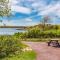 Beautiful Home Walk to Water Dog Welcome