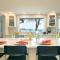 Gorgeous Home near Picturesque Lt Island