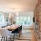 Gorgeous Home near Picturesque Lt Island