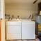Stylish Home Dog Friendly Close to Beach