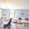 Sleeps 8 Minutes to Nauset Beach
