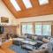 4 Mins to Wellfleet Village Screened sunroom