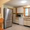 4 Mins to Wellfleet Village Screened sunroom