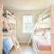 Sunroom Spacious Deck 8 Mins to Mayflower Beach