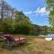 Waterfront home with Hot Tub Firepit and Game Room - إيستهام