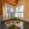 3BD Downtown Modern Home w Hot Tub & Grill