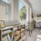 3BD Charming Cottage Large Backyard Garden Suite